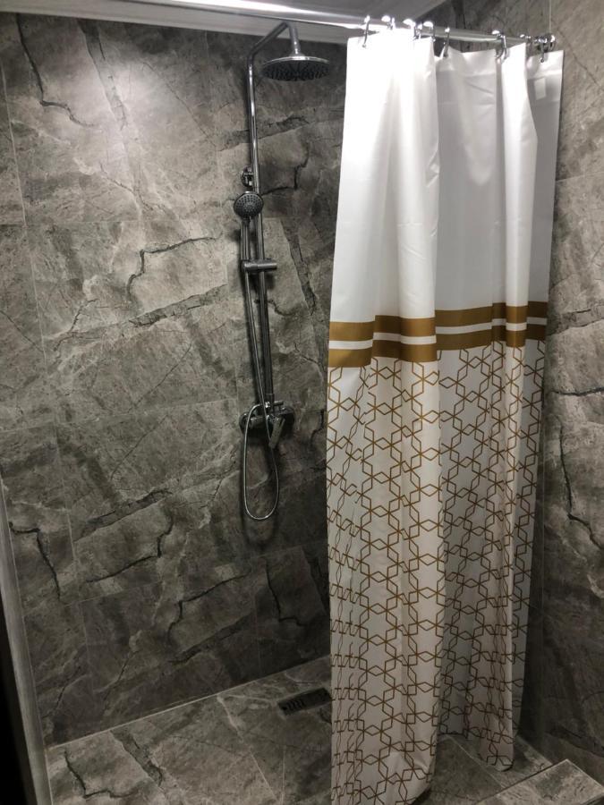 Hotel Lion الماتي المظهر الخارجي الصورة