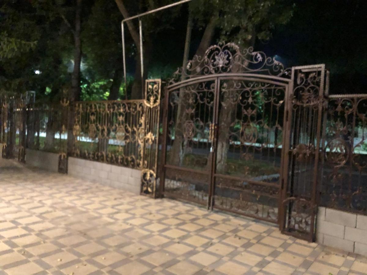 Hotel Lion الماتي المظهر الخارجي الصورة