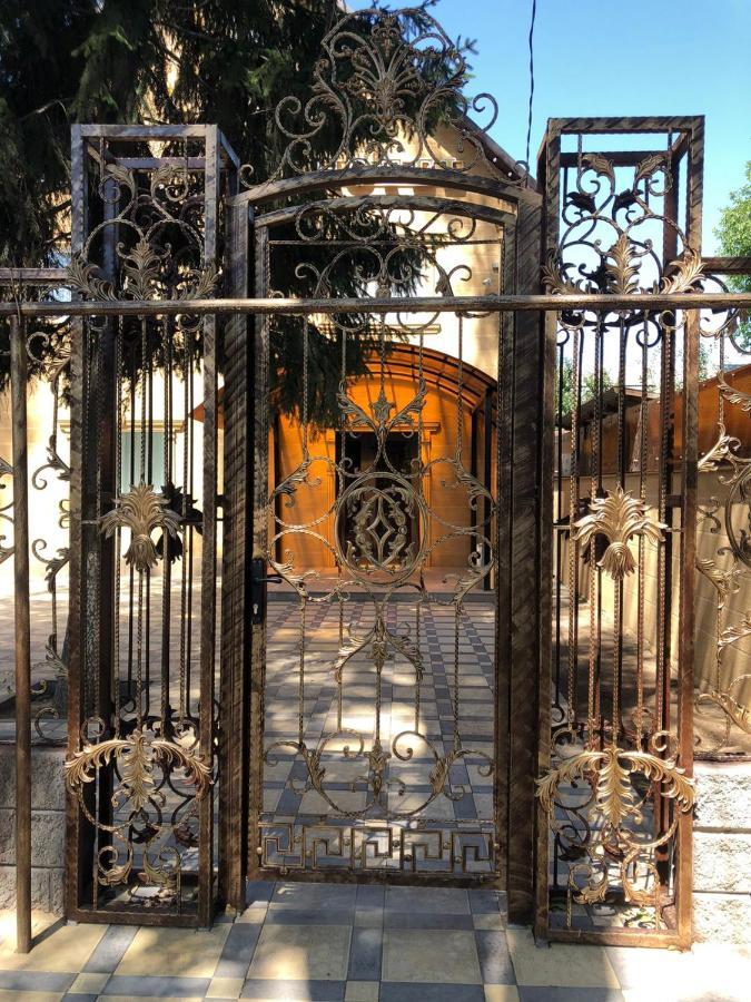 Hotel Lion الماتي المظهر الخارجي الصورة