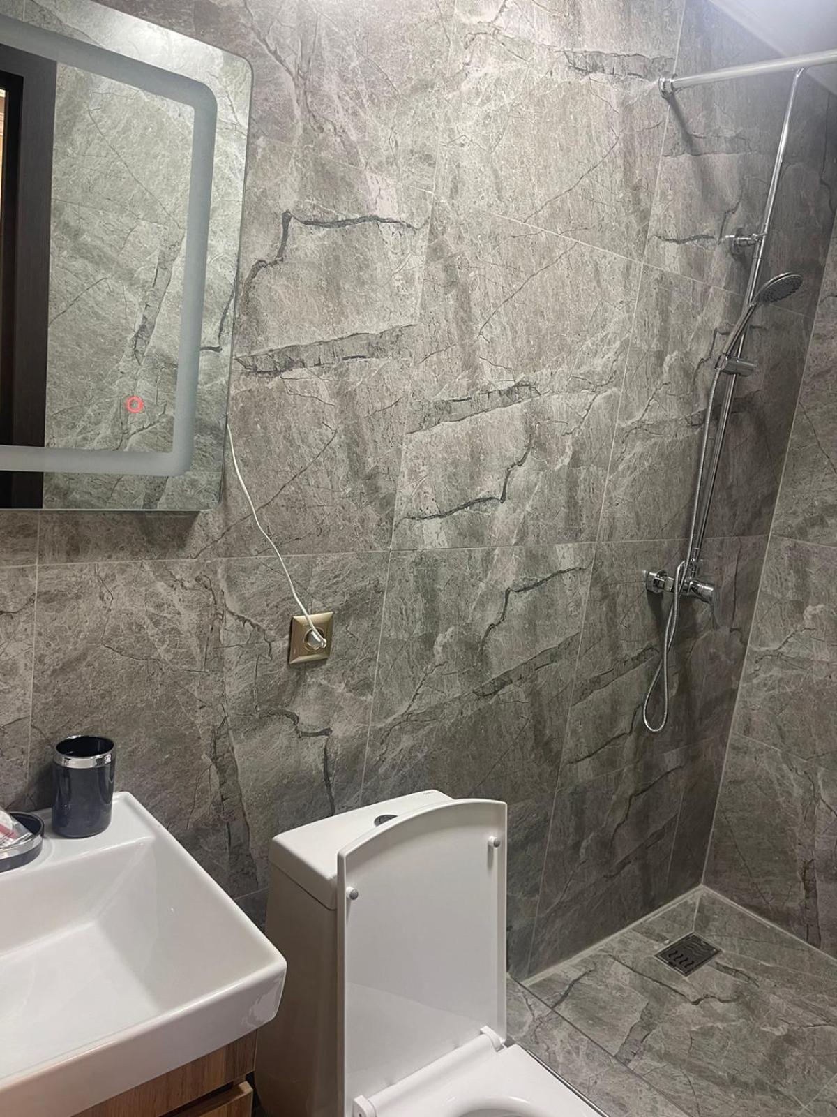 Hotel Lion الماتي المظهر الخارجي الصورة