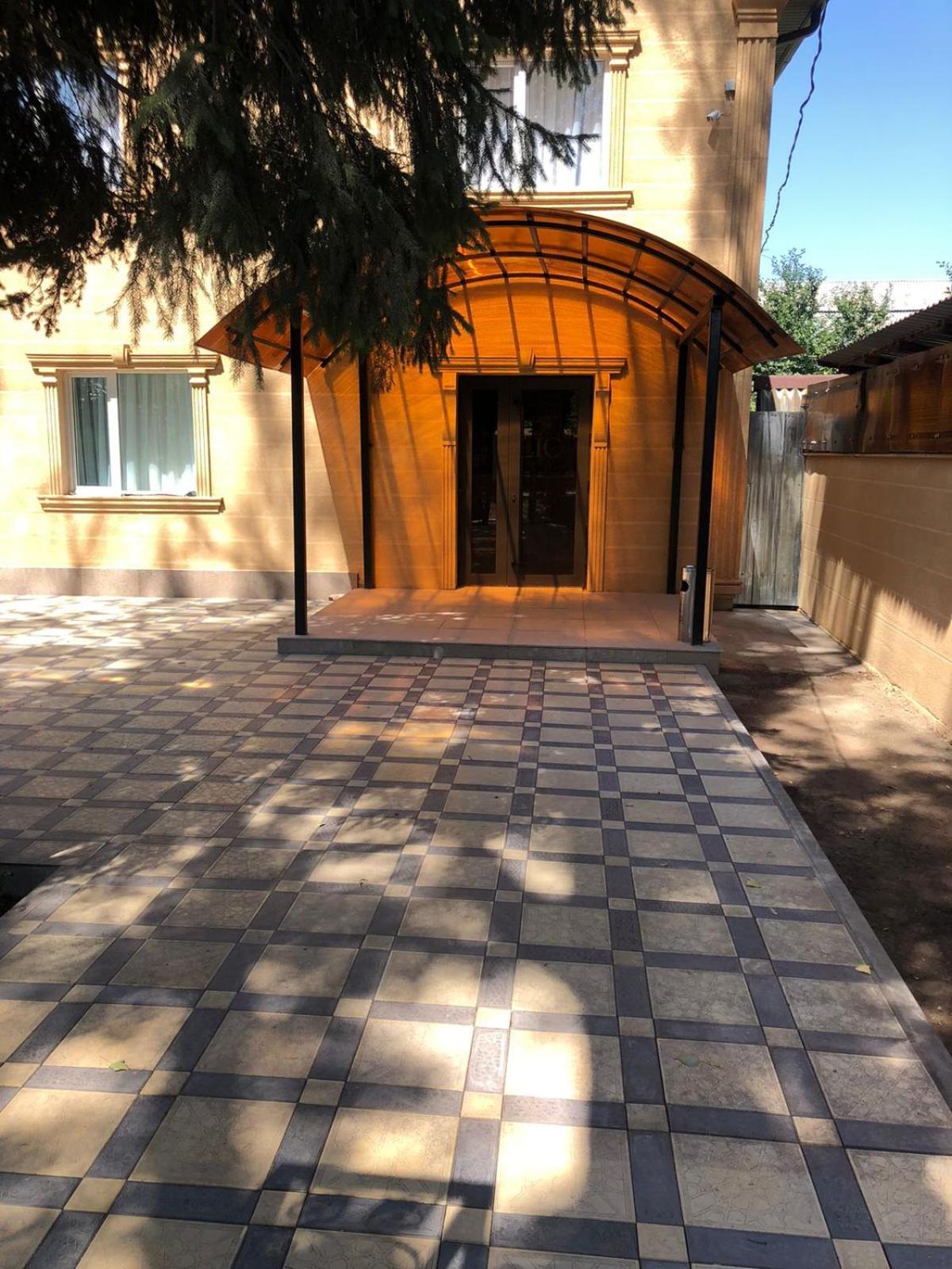 Hotel Lion الماتي المظهر الخارجي الصورة