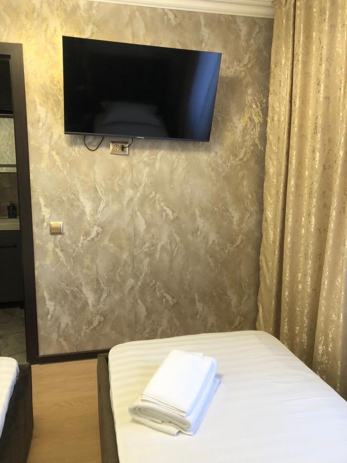 Hotel Lion الماتي المظهر الخارجي الصورة